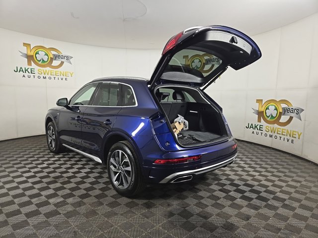 Vehicle image 8 of 37