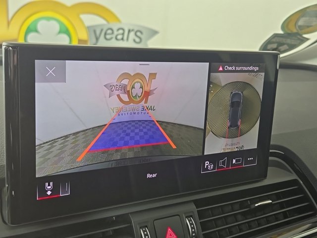 Vehicle image 21 of 37