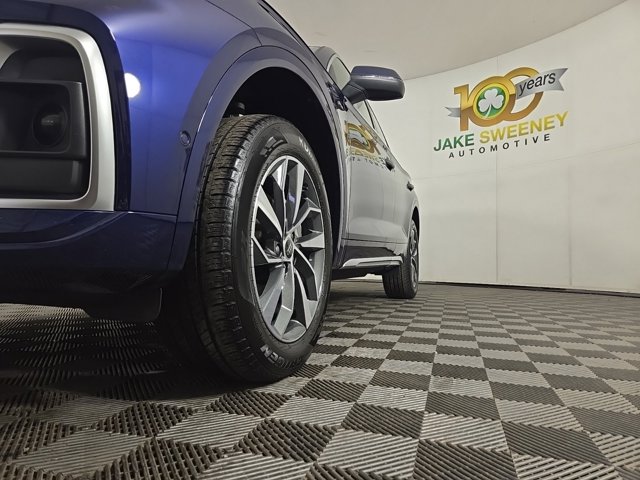 Vehicle image 6 of 37