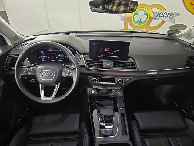 Vehicle image 13 of 37