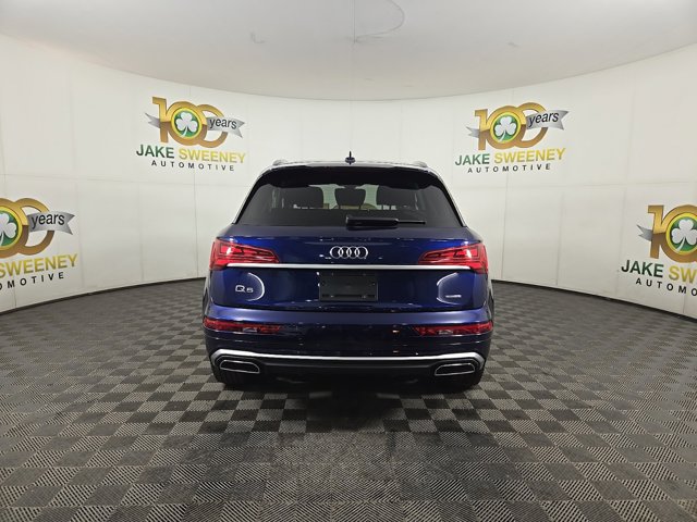 Vehicle image 7 of 37