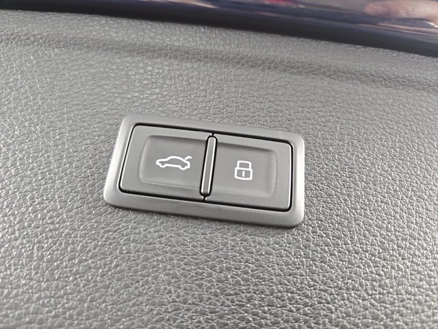 Vehicle image 36 of 37
