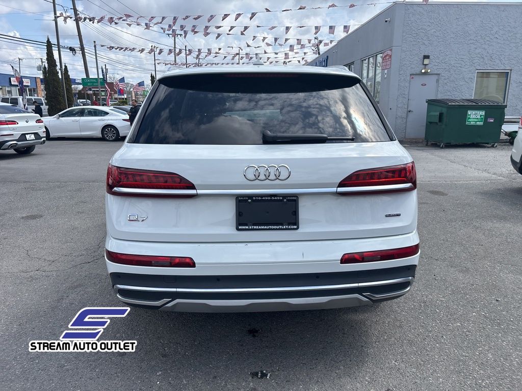 Vehicle image 4 of 38
