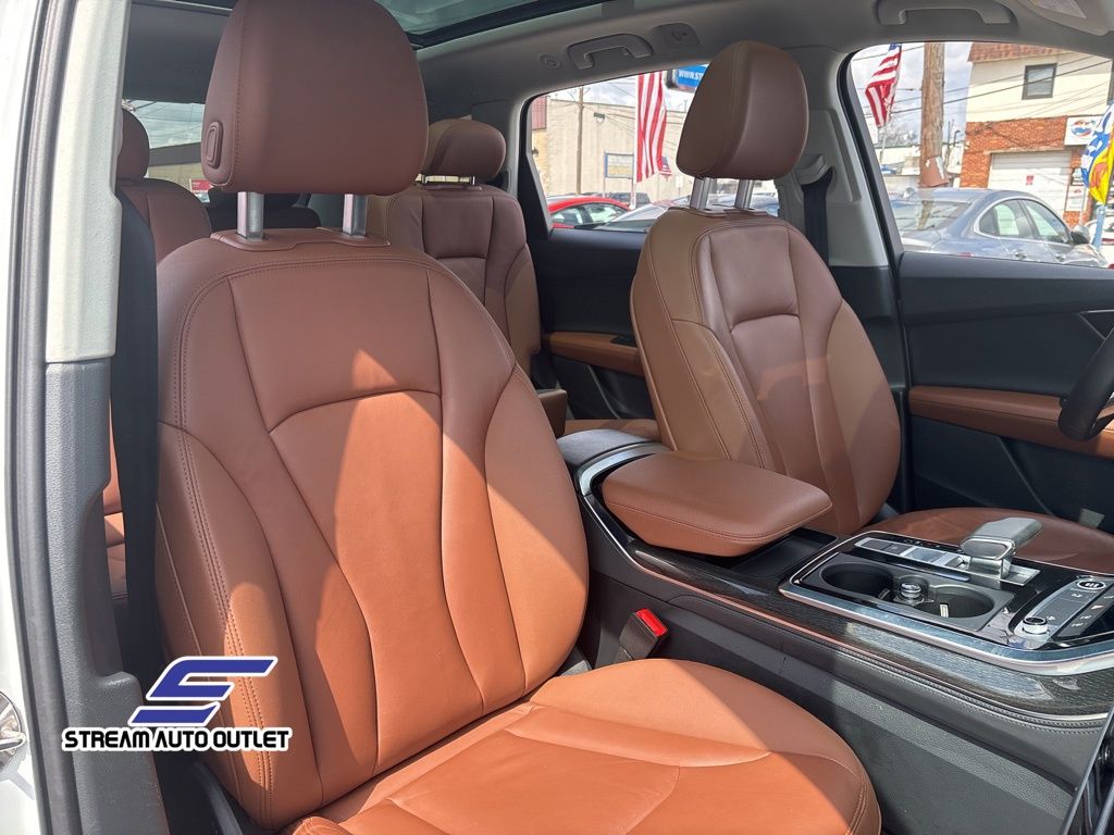 Vehicle image 12 of 38