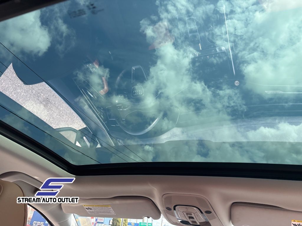 Vehicle image 21 of 38