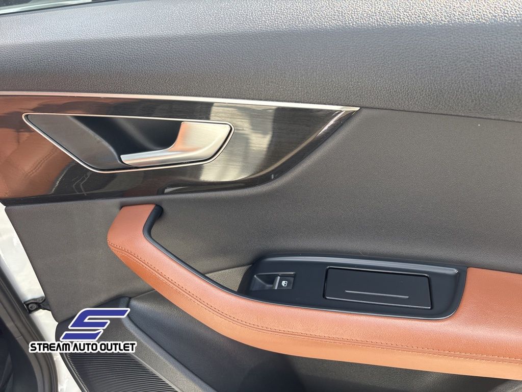 Vehicle image 15 of 38
