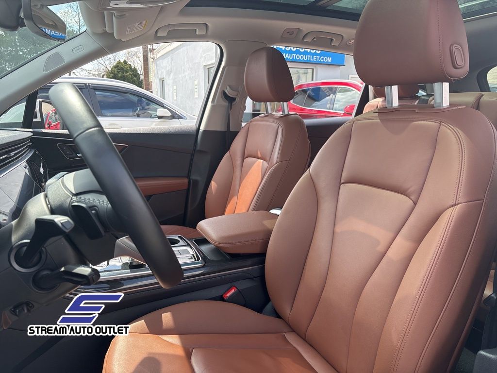Vehicle image 26 of 38
