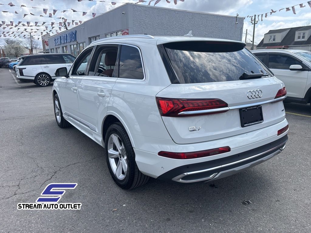 Vehicle image 7 of 38