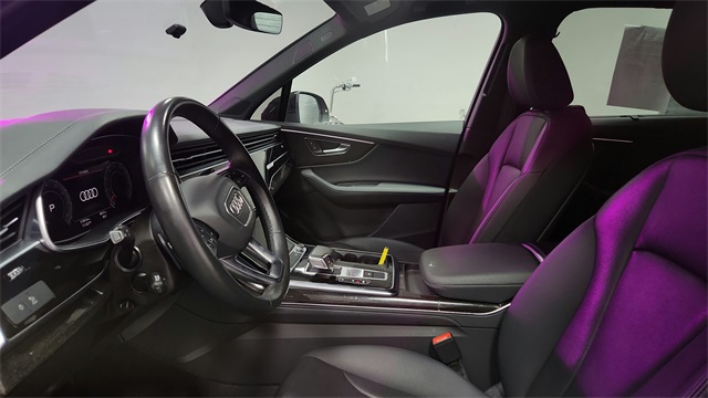 Vehicle image 18 of 26