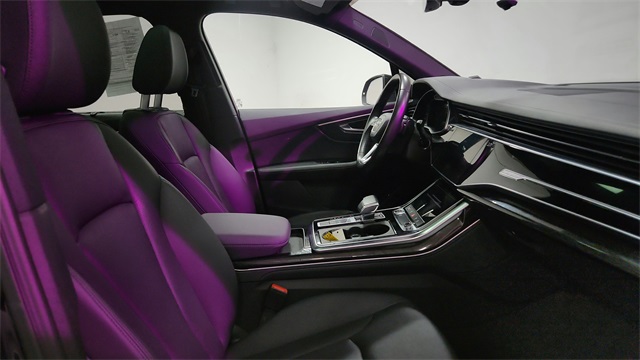 Vehicle image 16 of 26