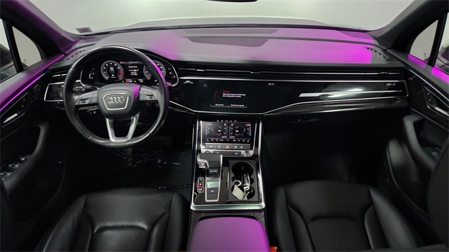 Vehicle image 17 of 26