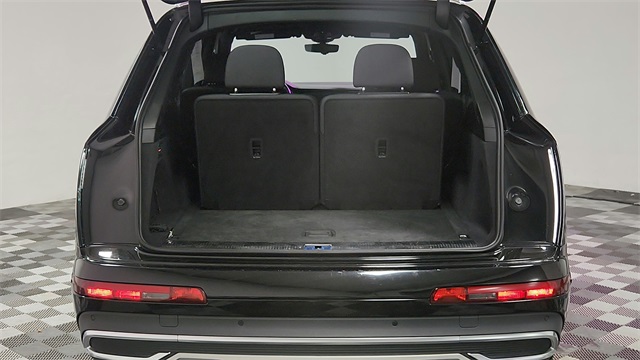 Vehicle image 12 of 26