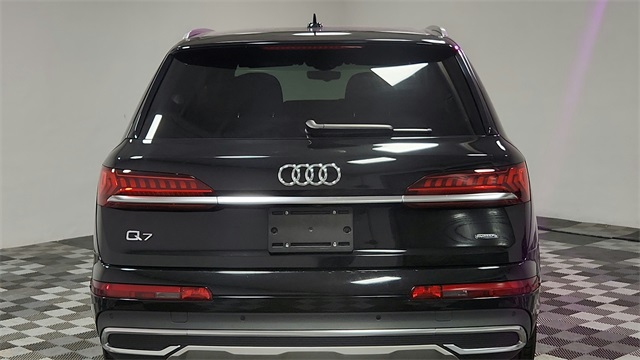 Vehicle image 8 of 26