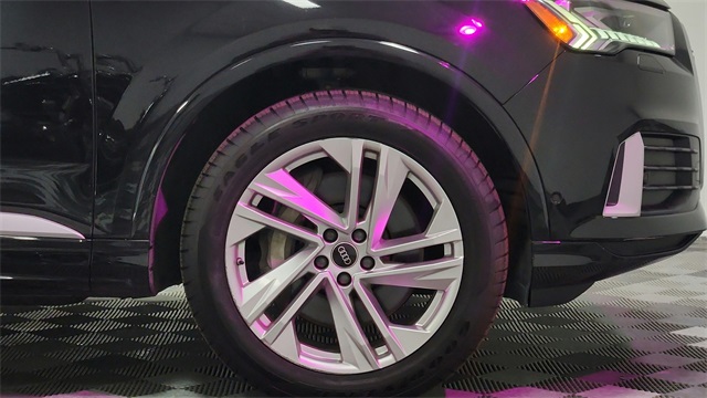 Vehicle image 11 of 26