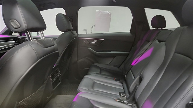 Vehicle image 13 of 26