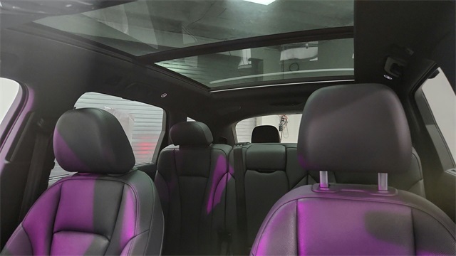 Vehicle image 15 of 26