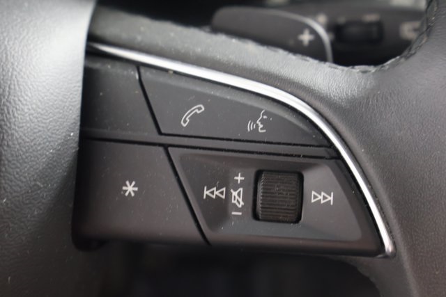 Vehicle image 24 of 33