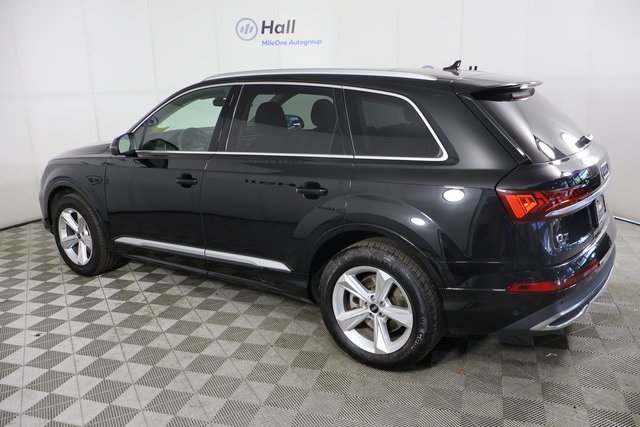 Vehicle image 6 of 33