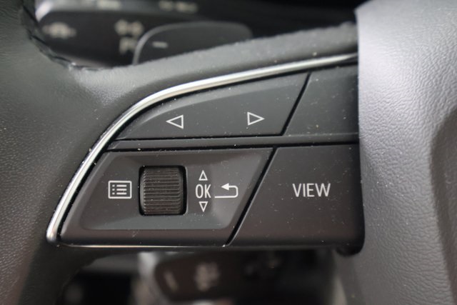 Vehicle image 23 of 33