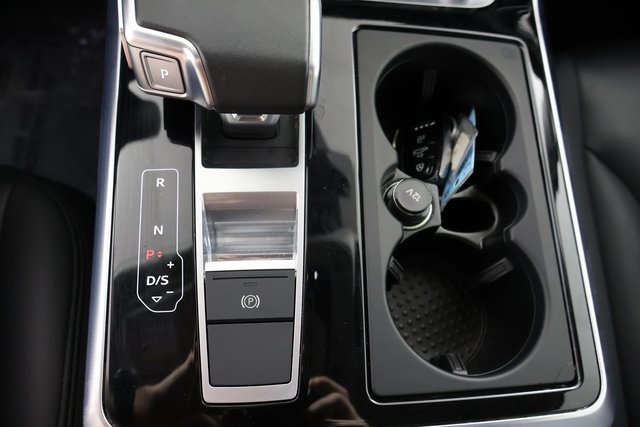 Vehicle image 29 of 33