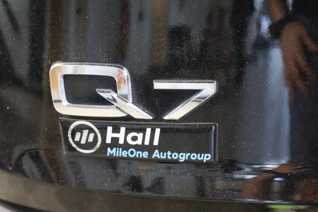 Vehicle image 13 of 33