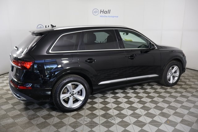 Vehicle image 2 of 33