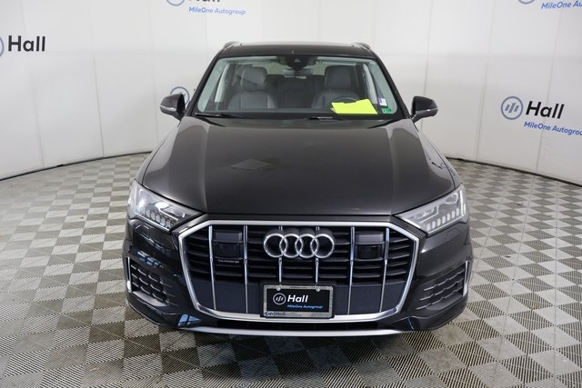 Vehicle image 3 of 33