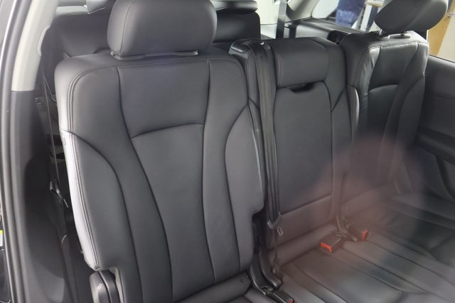 Vehicle image 9 of 33