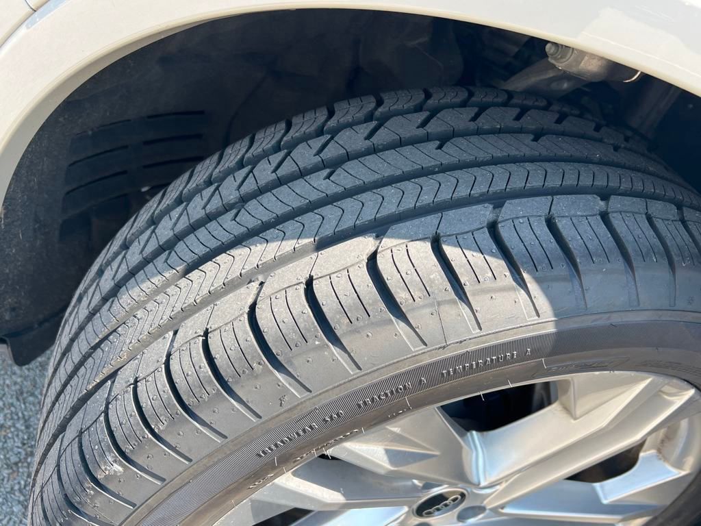 Vehicle image 28 of 38