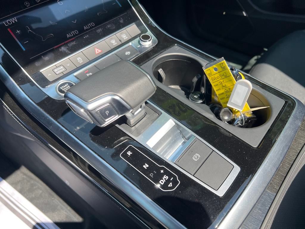 Vehicle image 24 of 38
