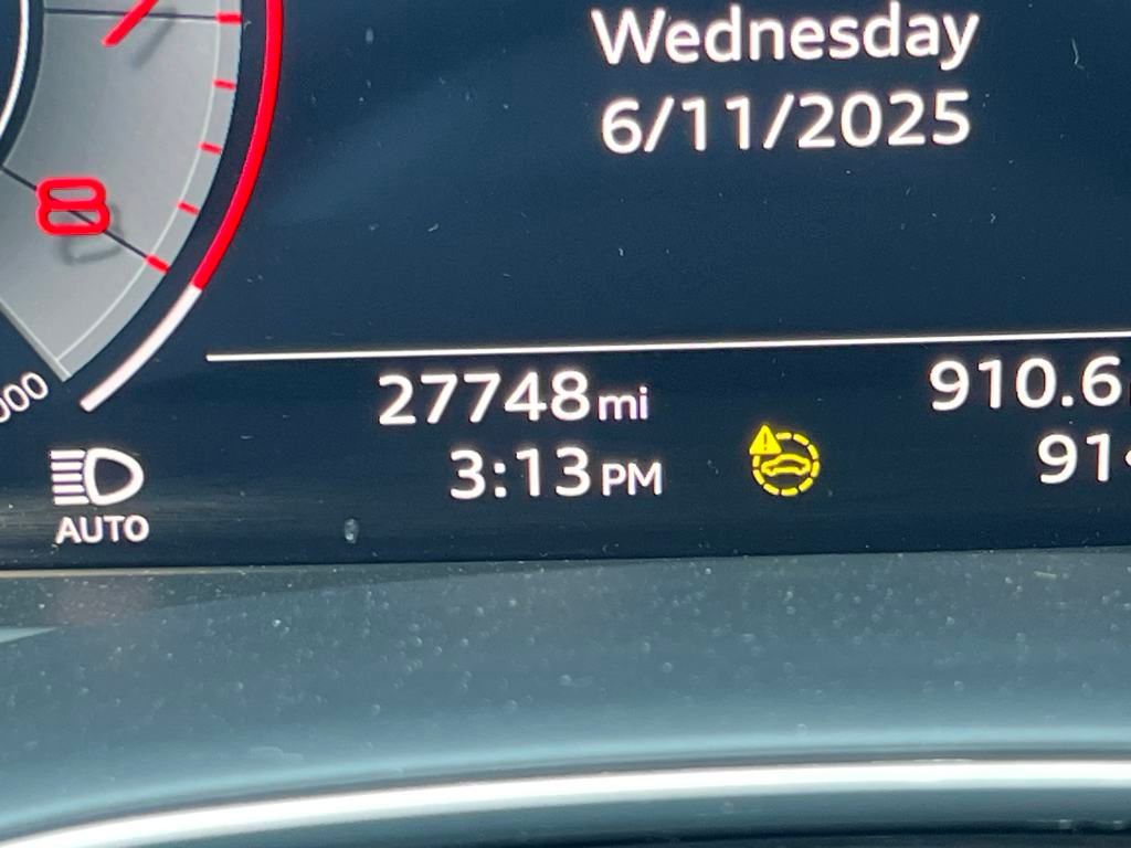 Vehicle image 16 of 38