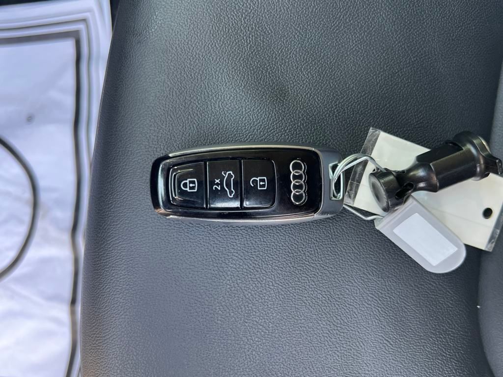 Vehicle image 29 of 38