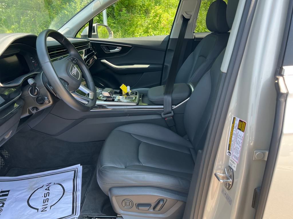 Vehicle image 9 of 38