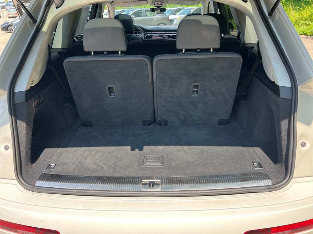 Vehicle image 23 of 38