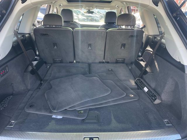 Vehicle image 13 of 37