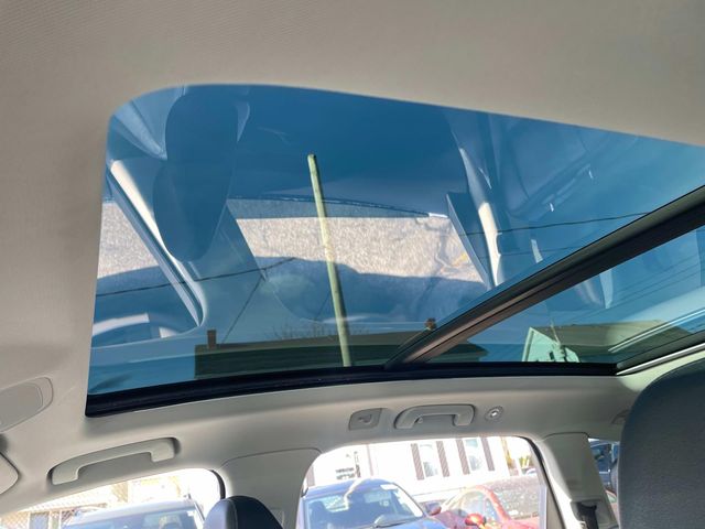 Vehicle image 26 of 37
