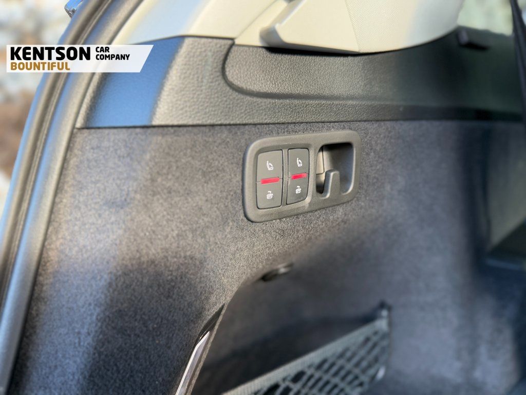 Vehicle image 45 of 47
