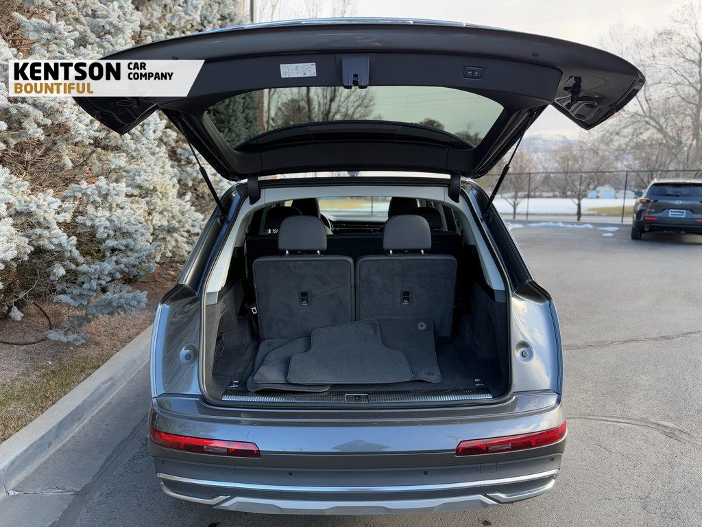 Vehicle image 43 of 47