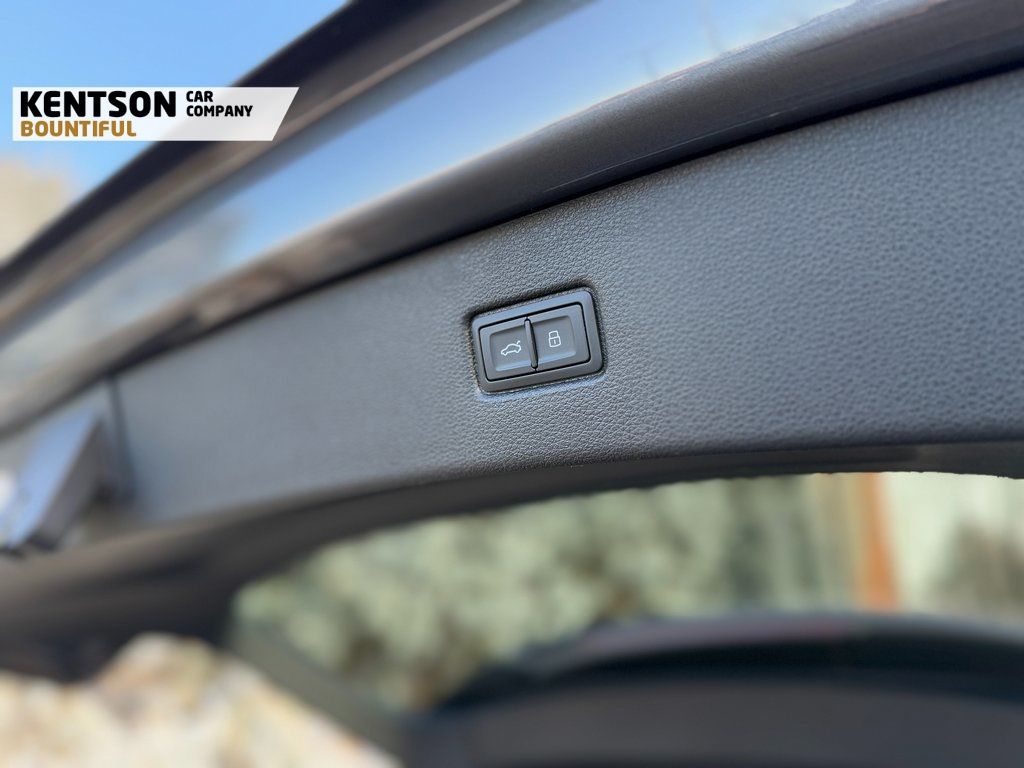 Vehicle image 44 of 47