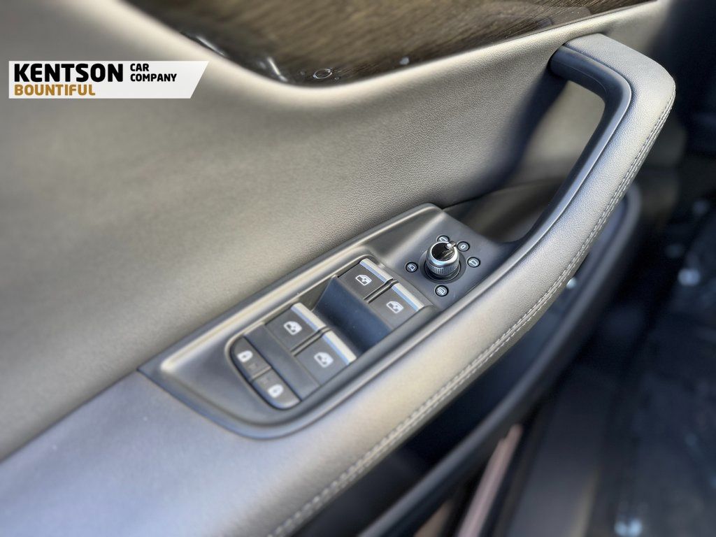 Vehicle image 24 of 47