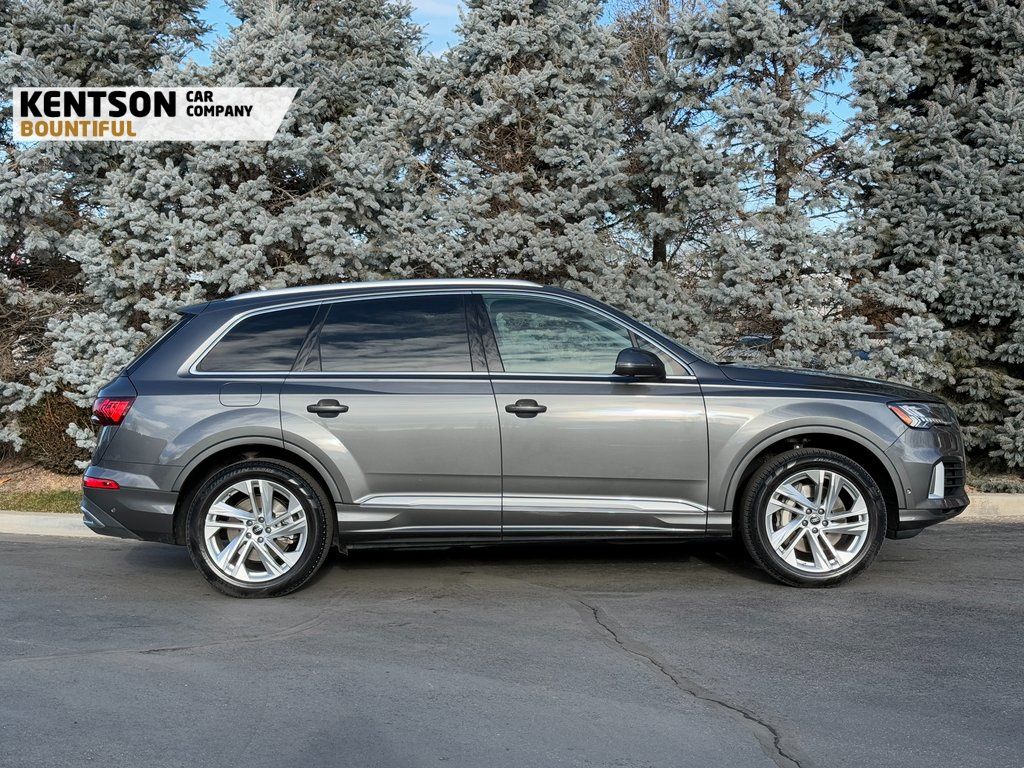 Vehicle image 7 of 47