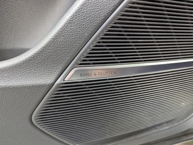 Vehicle image 24 of 30