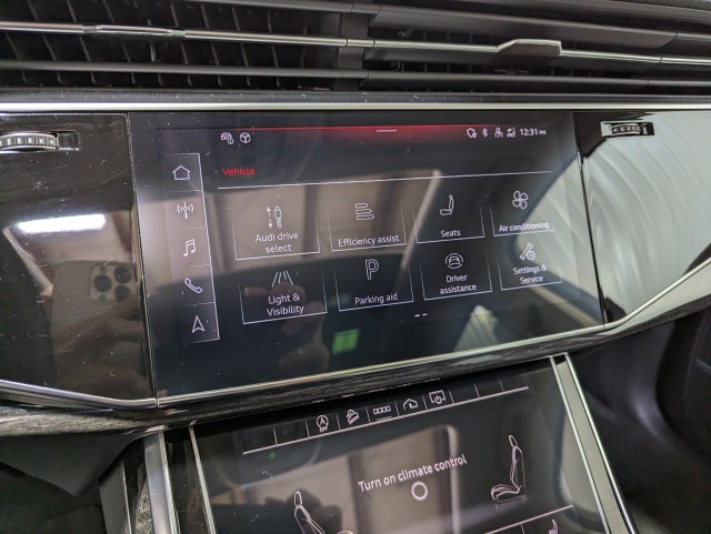 Vehicle image 19 of 30