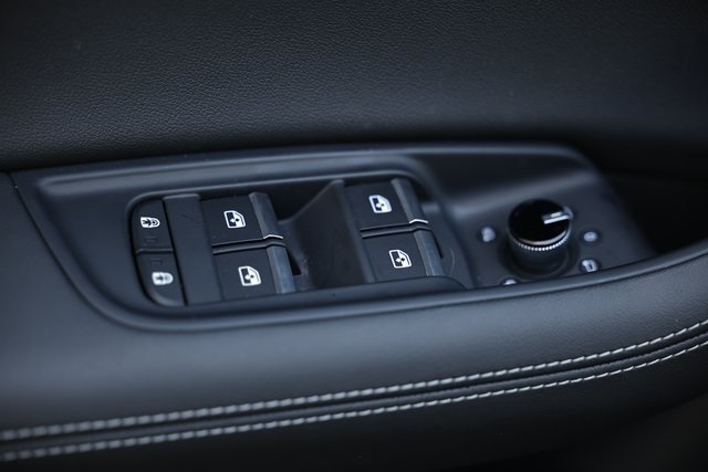 Vehicle image 19 of 42
