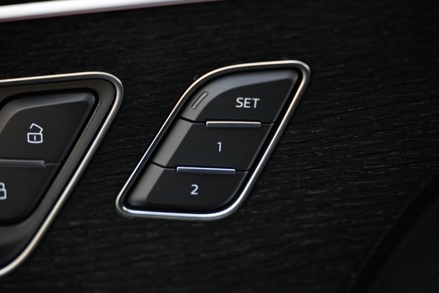 Vehicle image 18 of 42