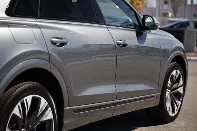 Vehicle image 7 of 42