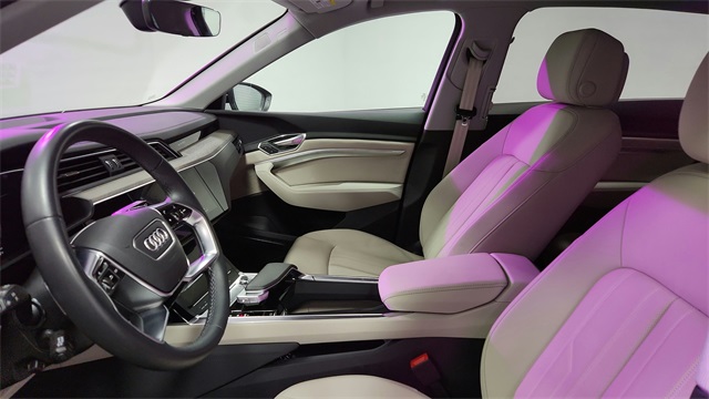 Vehicle image 11 of 26