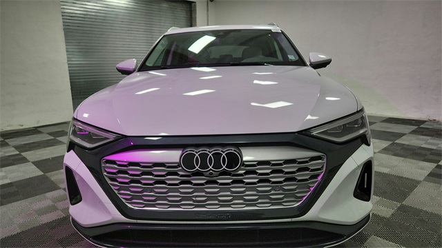 Vehicle image 3 of 26