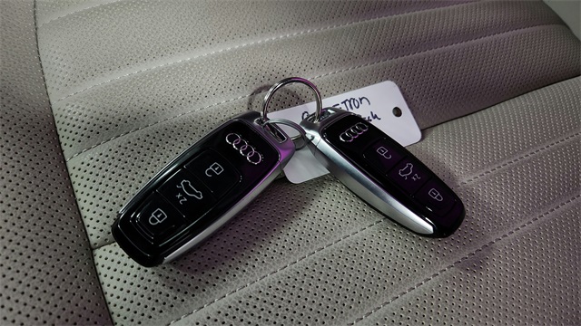 Vehicle image 16 of 26