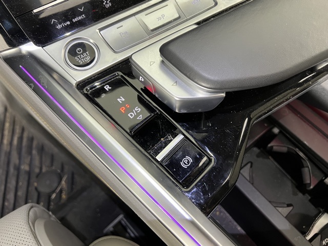 Vehicle image 35 of 39